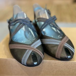 Thierry Rabotin Sling Back Peep Toe Pumps Women’s Size 7, 38